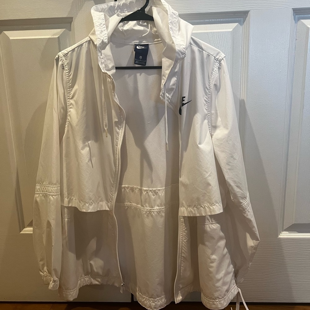 Nike Windbreaker Jacket Women’s
